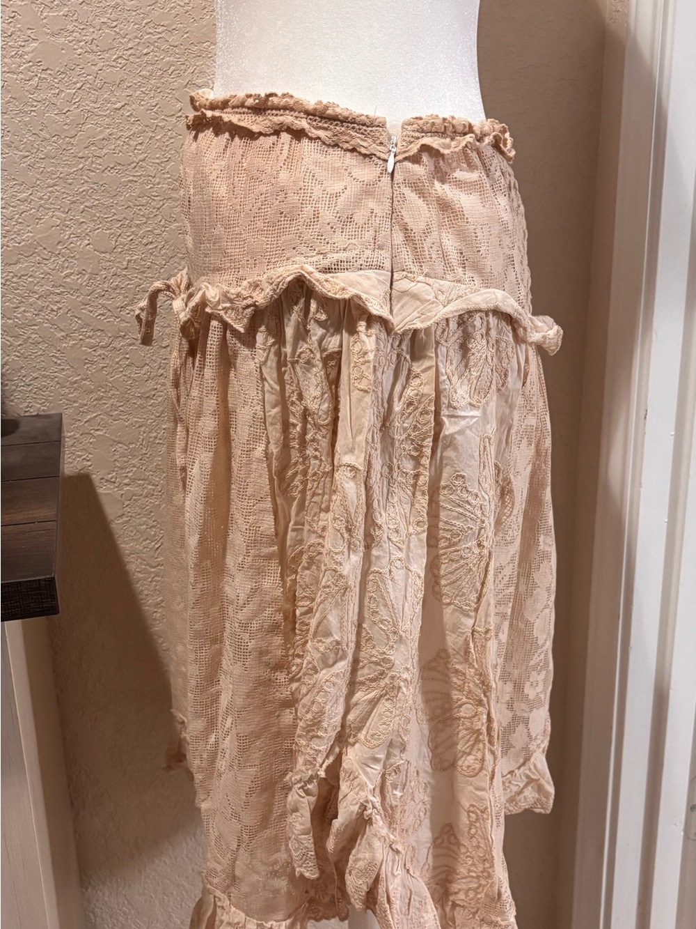 POL Neutral Lace Tiered Midi Skirt in Beige - Picture 2 of 6